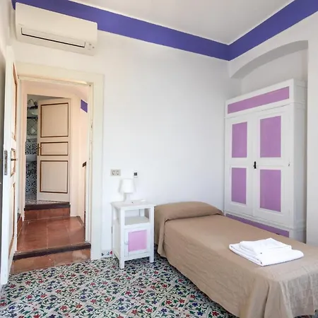 Palazzo Compagna Tatil Evi