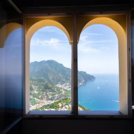 Palazzo Compagna Tatil Evi *